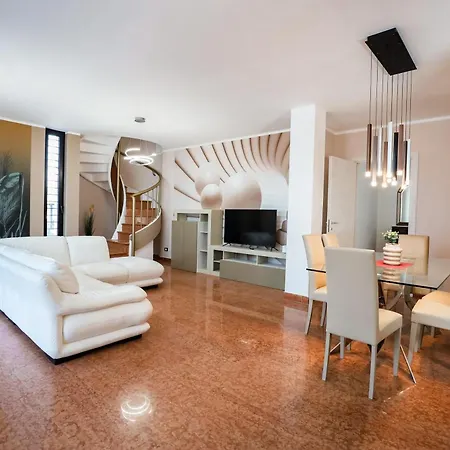 Duo Luxury Hébergement de vacances *